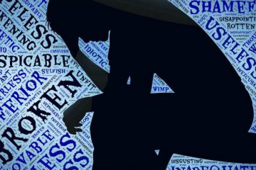 15 signes que vous vous détestez et comment arrêter