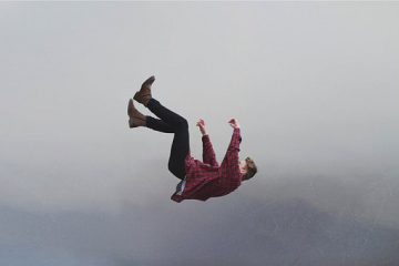 Comme un élastique tendu au maximum, prêt à se rompre Comme un élastique tendu au maximum, prêt à se rompre
