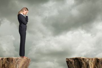 Je me sens comme dans le vide, comme au-dessus d’un précipice, et la peur surgit. Que puis-je faire ?