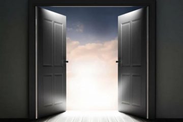 LA PORTE S’OUVRE…