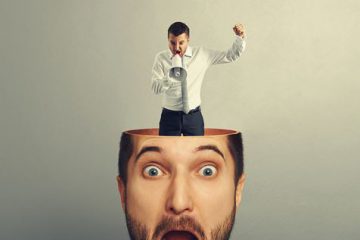 Lorsque votre cœur dit “oui” et que votre voix intérieure crie “non”, c’est pour retarder vos progrès