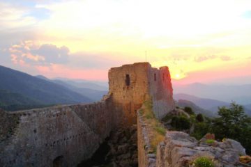 Convergence des lignes temporelles: Templiers et Prophétie cathare