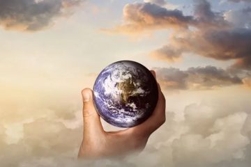 Étape par étape le monde arrive, le monde croît, le monde change… Étape par étape le monde arrive, le monde croît, le monde change…