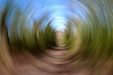AU SEUIL DU PORTAIL INTERDIMENSIONNEL