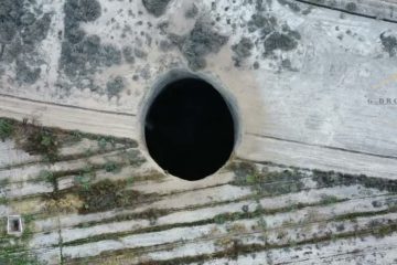 CHILI : SINKHOLE DE 200 MÈTRES DE PROFONDEUR