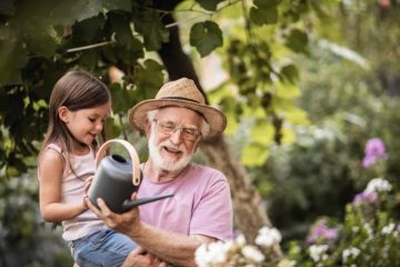 QUI EST DIEU ? Demande une petite fille à son Papy