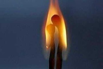 TELLE UNE ALLUMETTE, ON VIENT RÉPANDRE LE FEU SACRÉ DU CŒUR DE L’AMOUR