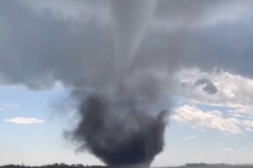 LA TORNADE EN COURS ASPIRE LES ÉNERGIES FOSSILISÉES QUI EMPÈCHENT L’ASCENSION DE GAÏA LA TORNADE EN COURS ASPIRE LES ÉNERGIES FOSSILISÉES QUI EMPÈCHENT L’ASCENSION DE GAÏA