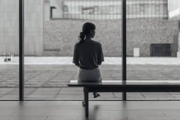 L’ATTENTE CONDUIT TOUJOURS À LA DÉCEPTION ET À LA FRUSTRATION