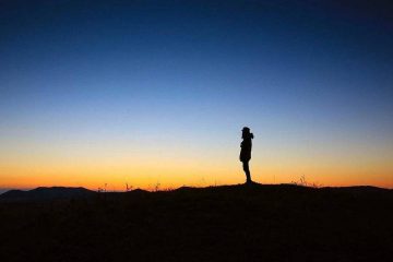 L’HUMANITÉ SE TROUVE À “UN POINT DE CHOIX”…