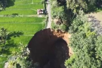 LA TERRE S’OUVRE ET LIBÈRE DES ÉNERGIES
