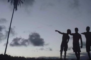 PARFOIS NOUS DEVONS AGIR COMME DES IMBÉCILES POUR VOIR JUSQU’OÙ VONT LES MENSONGES DES AUTRES PARFOIS NOUS DEVONS AGIR COMME DES IMBÉCILES POUR VOIR JUSQU’OÙ VONT LES MENSONGES DES AUTRES