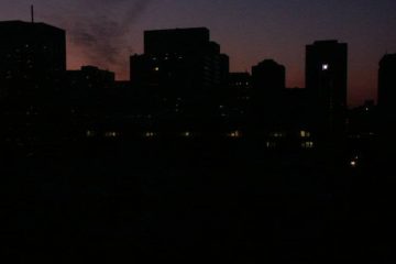 QUOI FAIRE SI LES LUMIÈRES S’ÉTEIGNENT ?…