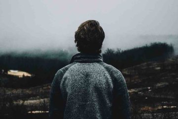 Il est tellement puissant de rester silencieux alors que quelqu’un s’attend à ce que nous réagissions en criant